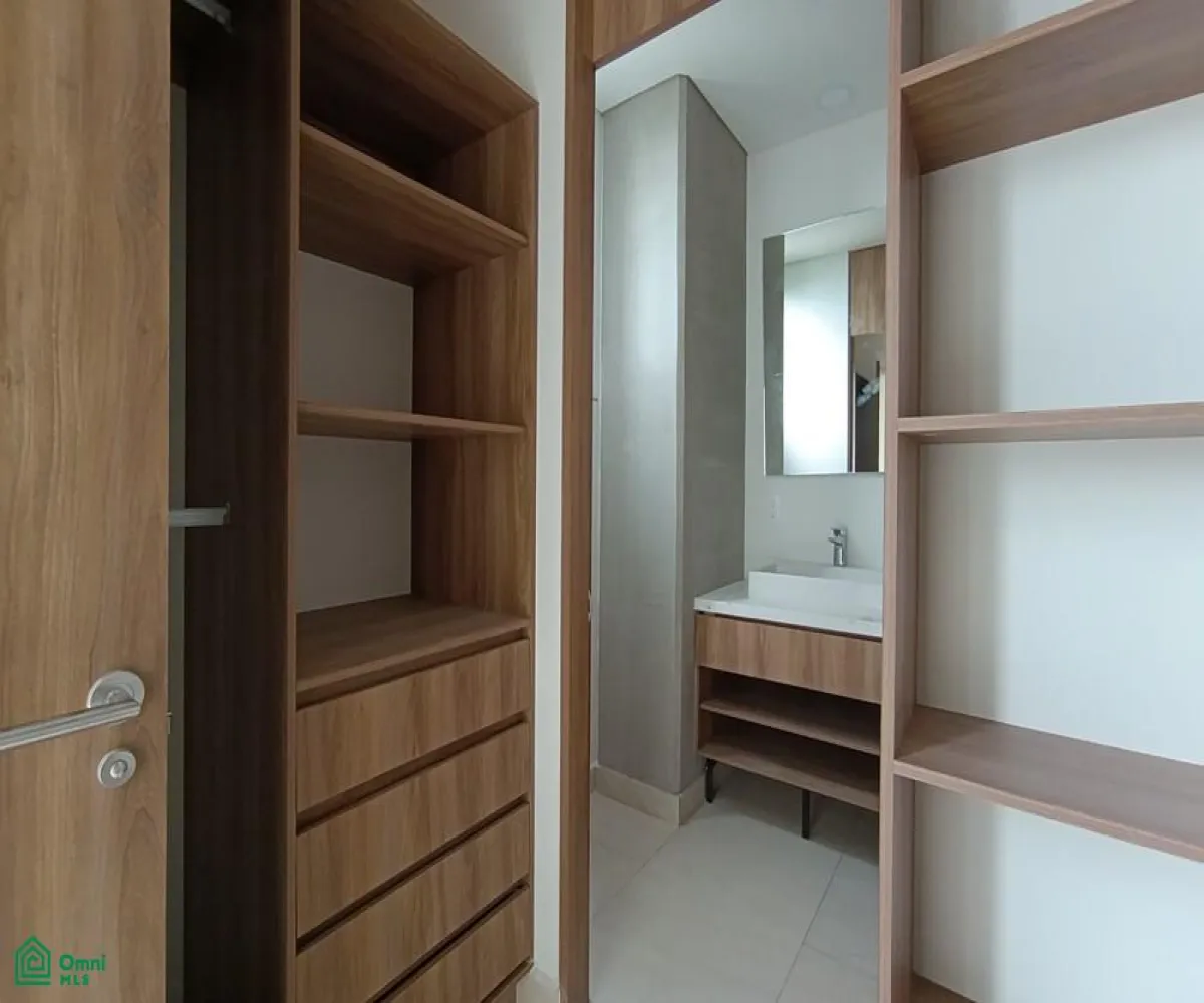 Departamento En Venta,Fraccionamiento Monraz,Av. Juan Palomar y Arias 510, Guadalajara, Jalisco 44680, 1 Cuarto,1 Baño,Av. Juan Palomar y Arias,MX251040207