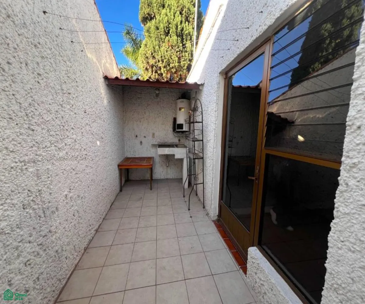 Casa En Venta,Circunvalación Oblatos,Anaya Ventura 1119, Guadalajara, Jalisco 44716, 5 Habitaciones,3 Baños,Anaya Ventura,2,MX251040442