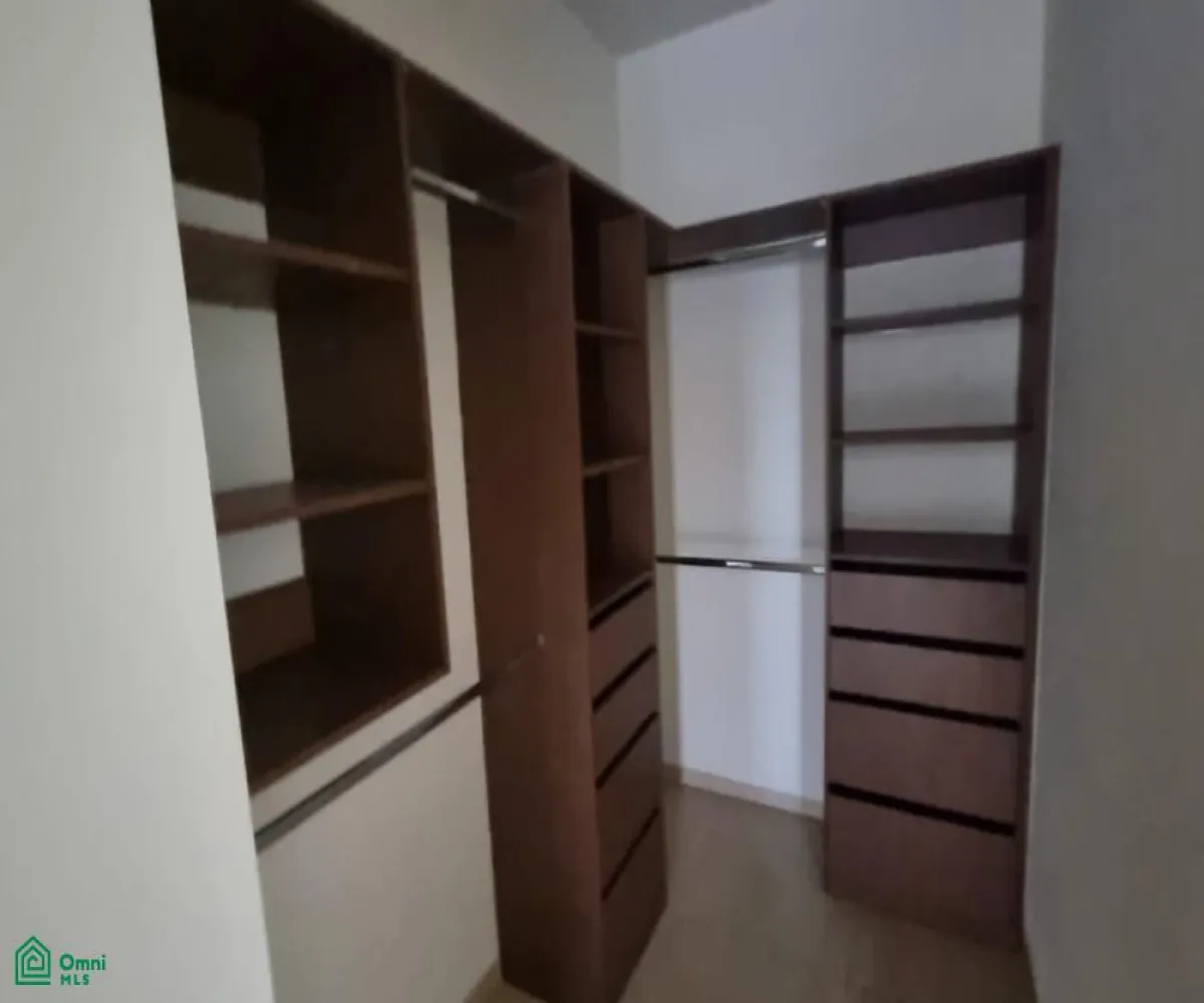Casa En Venta,Solares Residencial,Av Paseo de la luna 1150, Zapopan, Jalisco 45019, 3 Habitaciones,2 Baños,Av Paseo de la luna,MX251040867