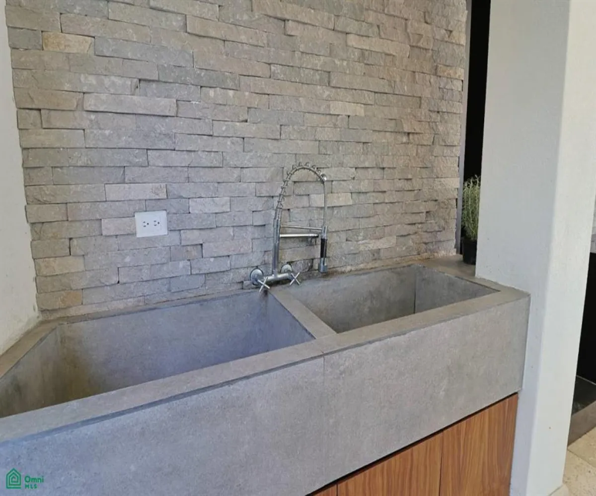 Casa En Venta,El Palomar,Rinconada del Arco 163, Tlajomulco de Zuniga, Jalisco 45643, 5 Habitaciones,6 Baños,Rinconada del Arco,3,MX251041072