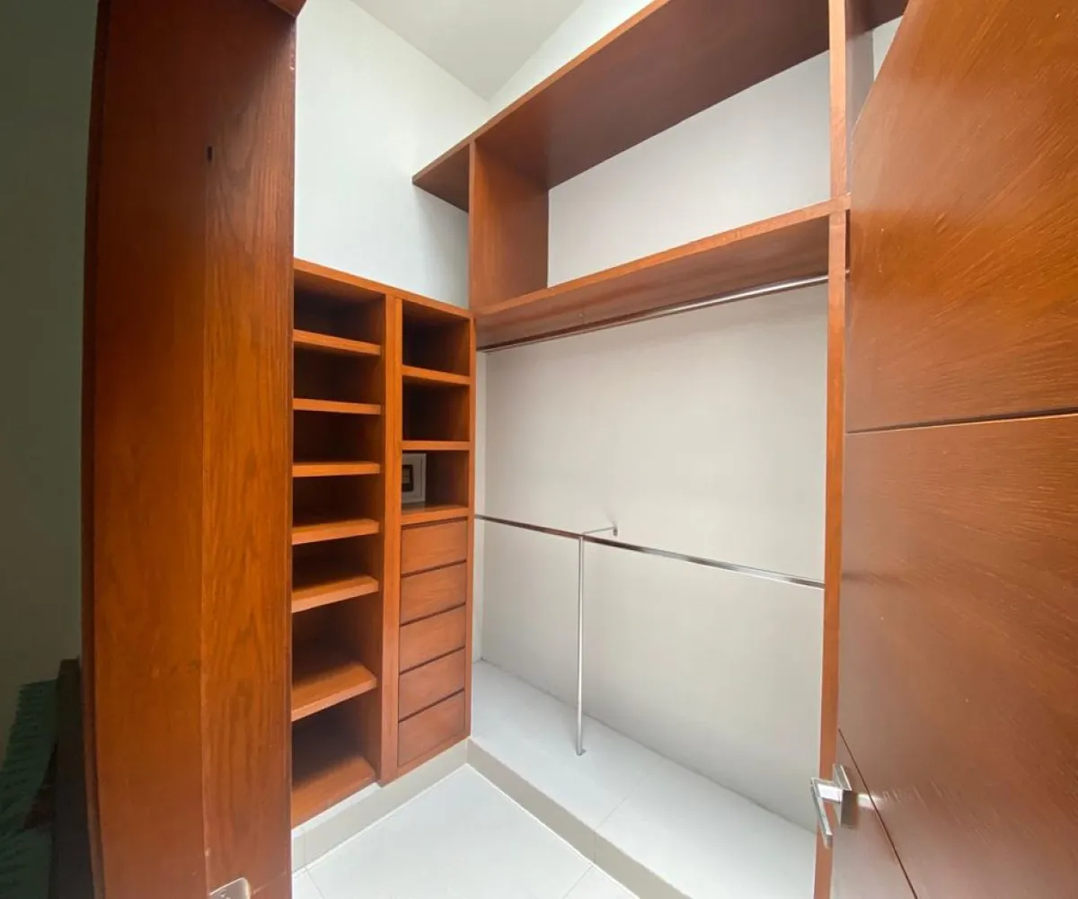 Casa En Venta,El Palomar,Sendero de los Halcones 105, Tlajomulco de Zúñiga, Jalisco 45643, 3 Habitaciones,4 Baños,Sendero de los Halcones ,1,p9sbCrM