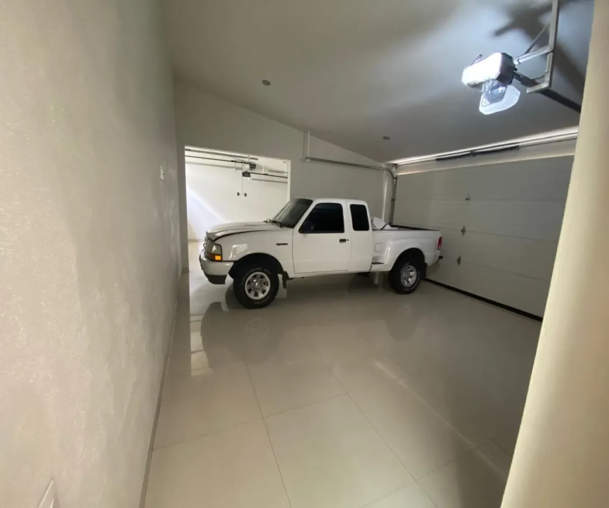 Casa En Venta,El Palomar,Sendero de los Halcones 105, Tlajomulco de Zúñiga, Jalisco 45643, 3 Habitaciones,4 Baños,Sendero de los Halcones ,1,p9sbCrM