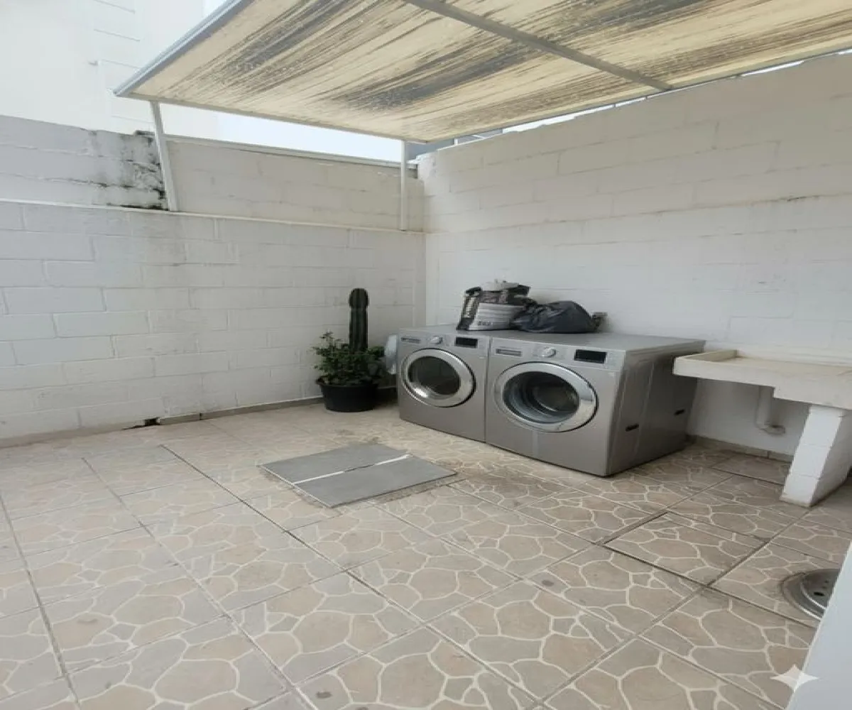 Casa En Venta,Francisco I. Madero 671 73, San Pedro Tlaquepaque, Jalisco 45063, 3 Habitaciones,2 Baños,Francisco I. Madero,3,p2bIN4g