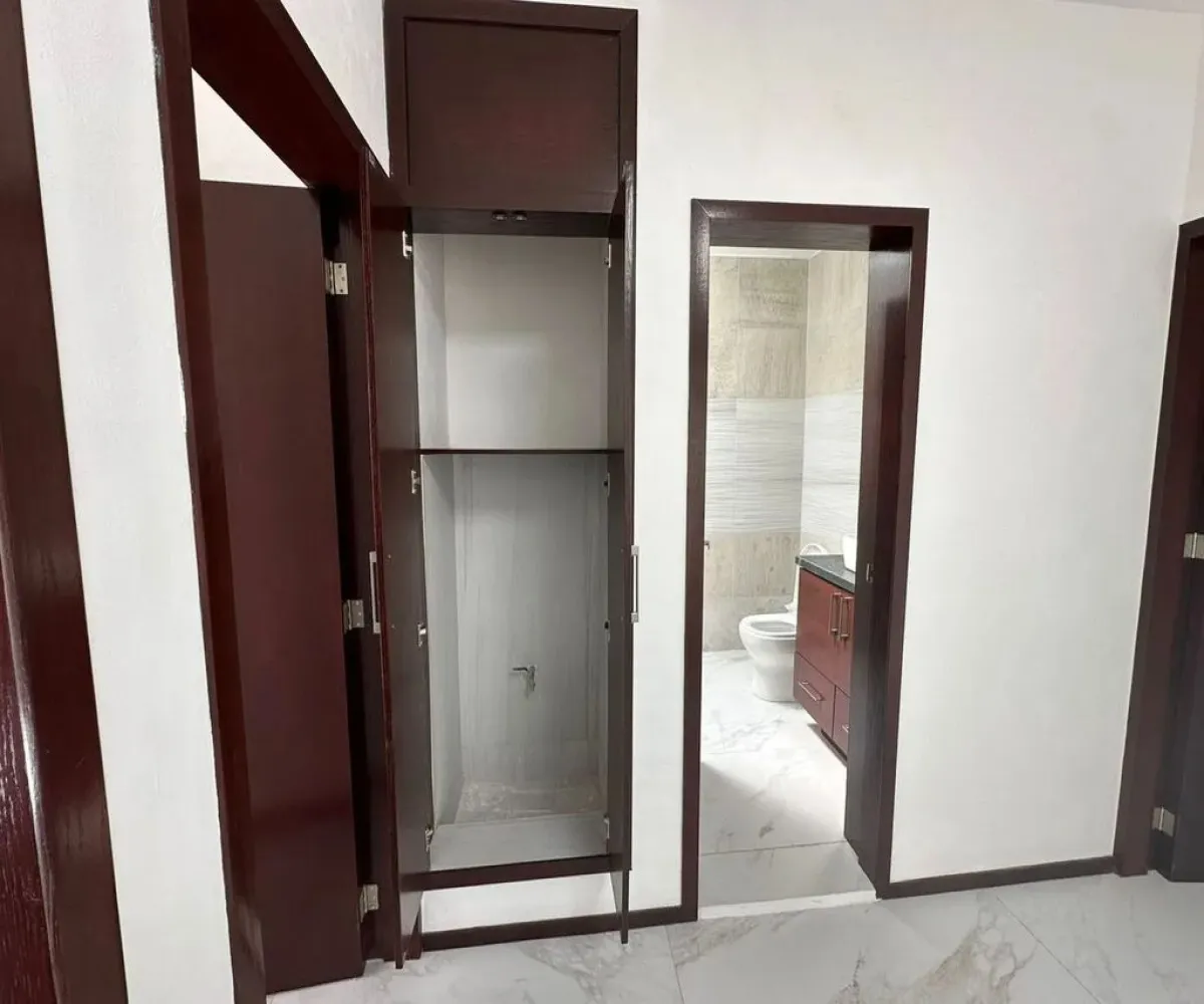 Casa En Venta,Jardines del Valle,Calle Valle del Yaqui 2126, Zapopan, Jalisco 45138, 3 Habitaciones,2 Baños,Calle Valle del Yaqui,2,ppUcLOw