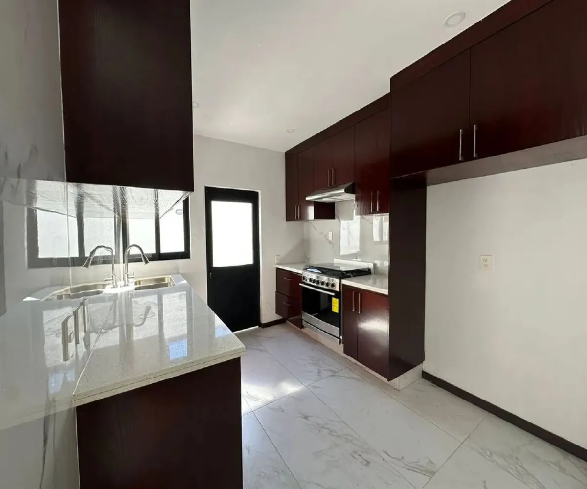 Casa En Venta,Jardines del Valle,Calle Valle del Yaqui 2126, Zapopan, Jalisco 45138, 3 Habitaciones,2 Baños,Calle Valle del Yaqui,2,ppUcLOw