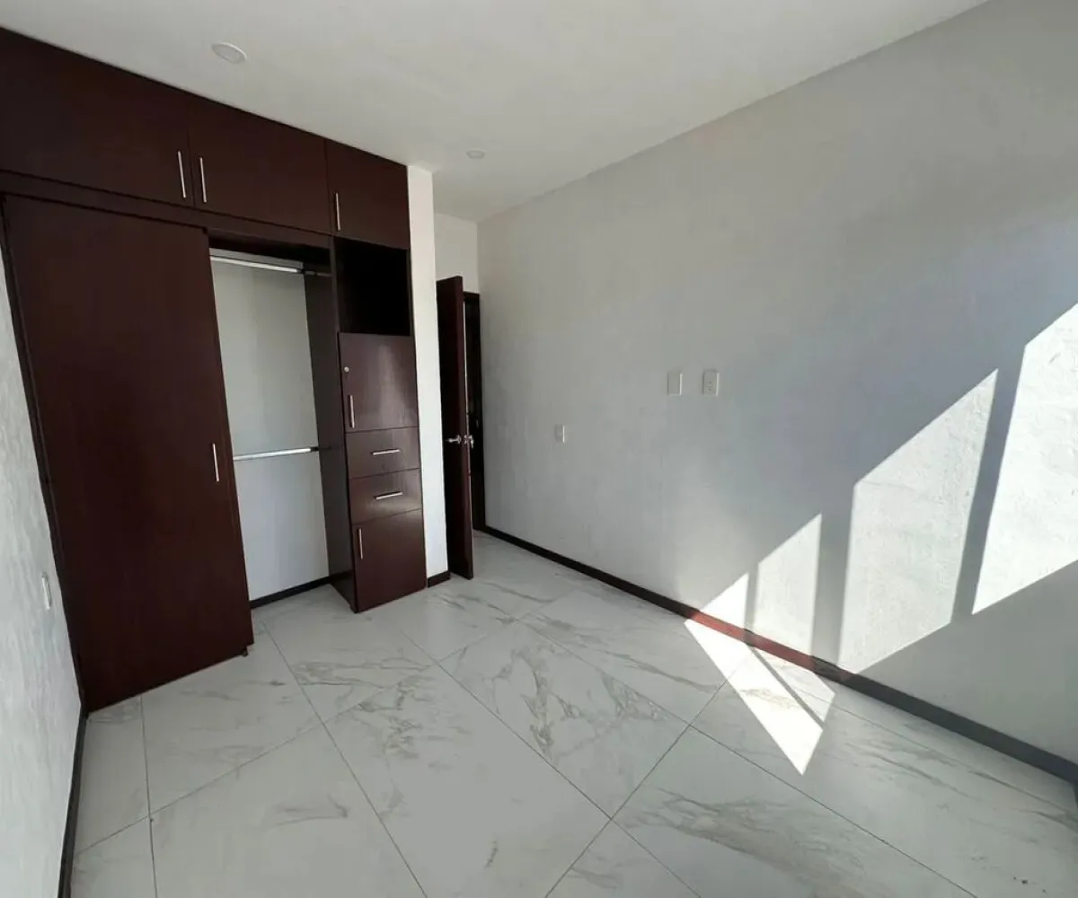 Casa En Venta,Jardines del Valle,Calle Valle del Yaqui 2126, Zapopan, Jalisco 45138, 3 Habitaciones,2 Baños,Calle Valle del Yaqui,2,ppUcLOw