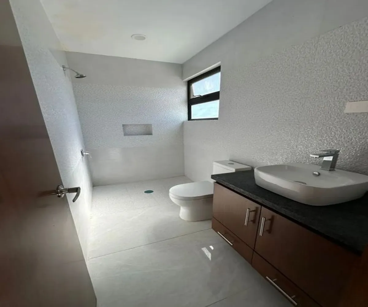 Casa En Venta,Avenida D 575, Zapopan, Jalisco 45134, 3 Habitaciones,2 Baños,Avenida D,3,pqtiA21