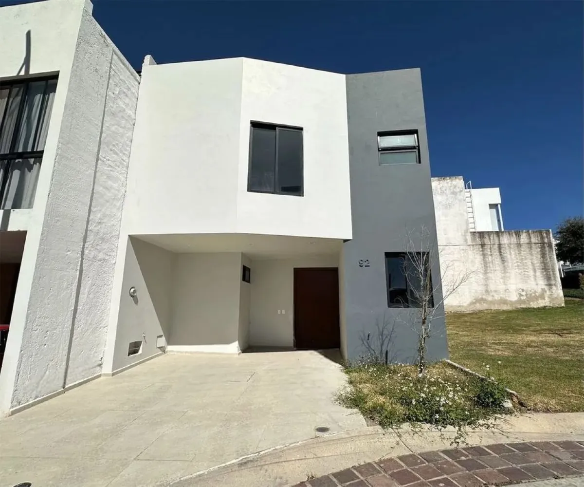 Casa En Venta,Avenida D 575, Zapopan, Jalisco 45134, 3 Habitaciones,2 Baños,Avenida D,3,pqtiA21