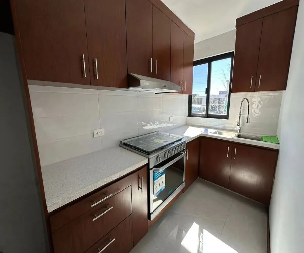 Casa En Venta,Avenida D 575, Zapopan, Jalisco 45134, 3 Habitaciones,2 Baños,Avenida D,3,pqtiA21