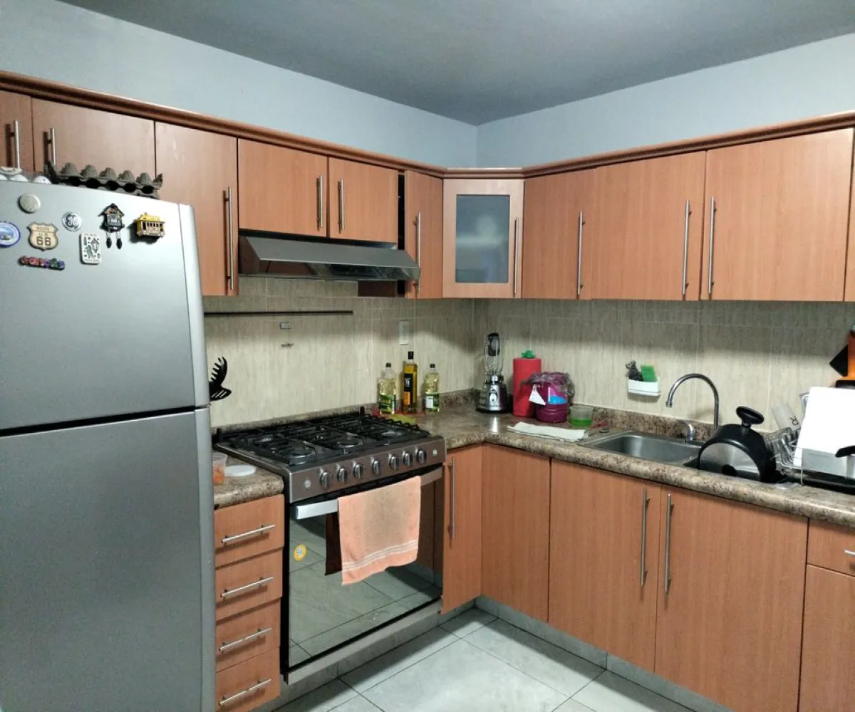 Casa En Venta,Guadalupe Sur,San Javier 1000, Zapopan, Jalisco 45030, 3 Habitaciones,2 Baños,San Javier,2,pk0qp4Q