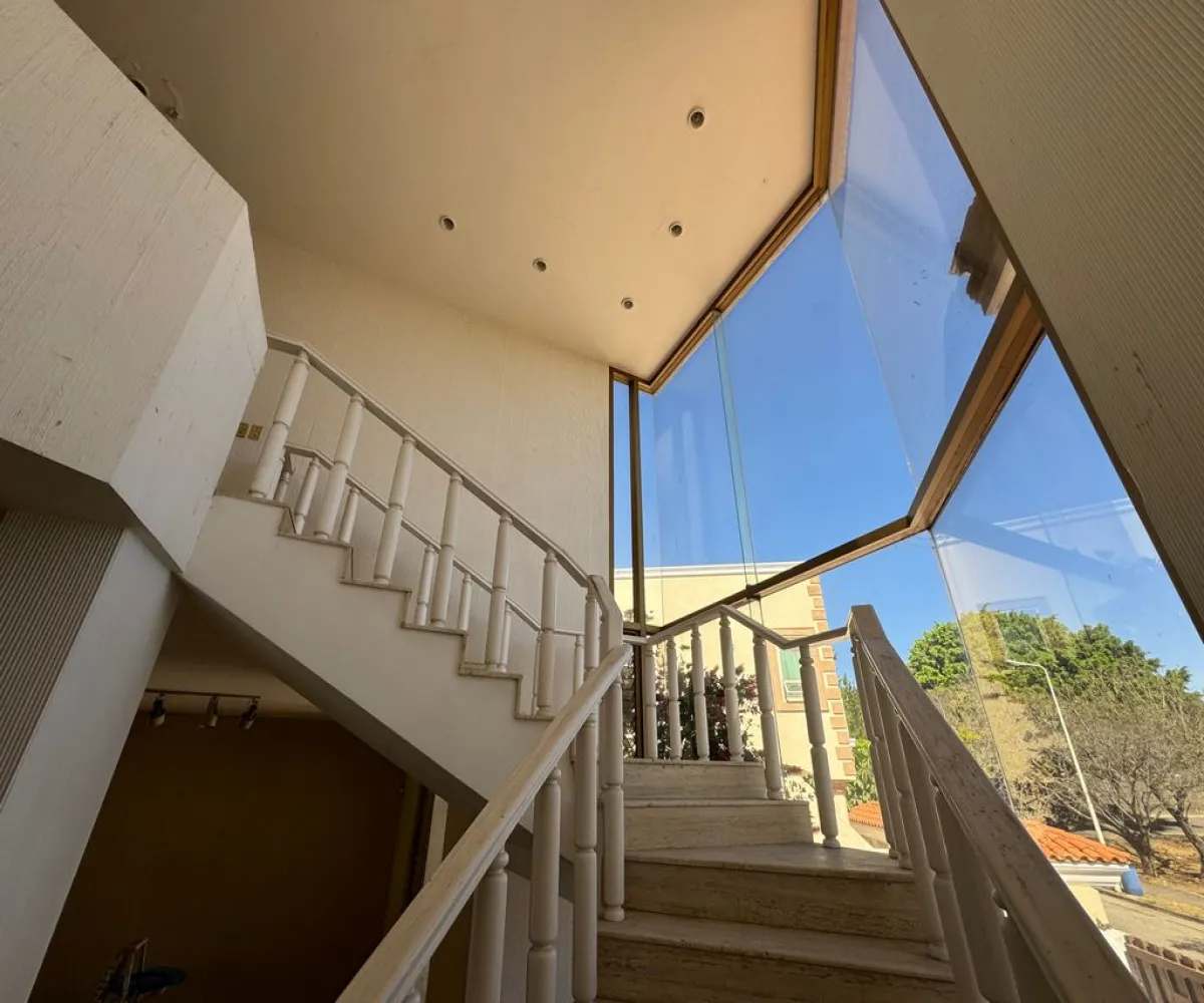 Casa En Venta,Ciudad Bugambilias,Remanso de Las Liebres Poniente 60, Zapopan, Jalisco 45237, 6 Habitaciones,5 Baños,Remanso de Las Liebres Poniente,1,p0J4Kli