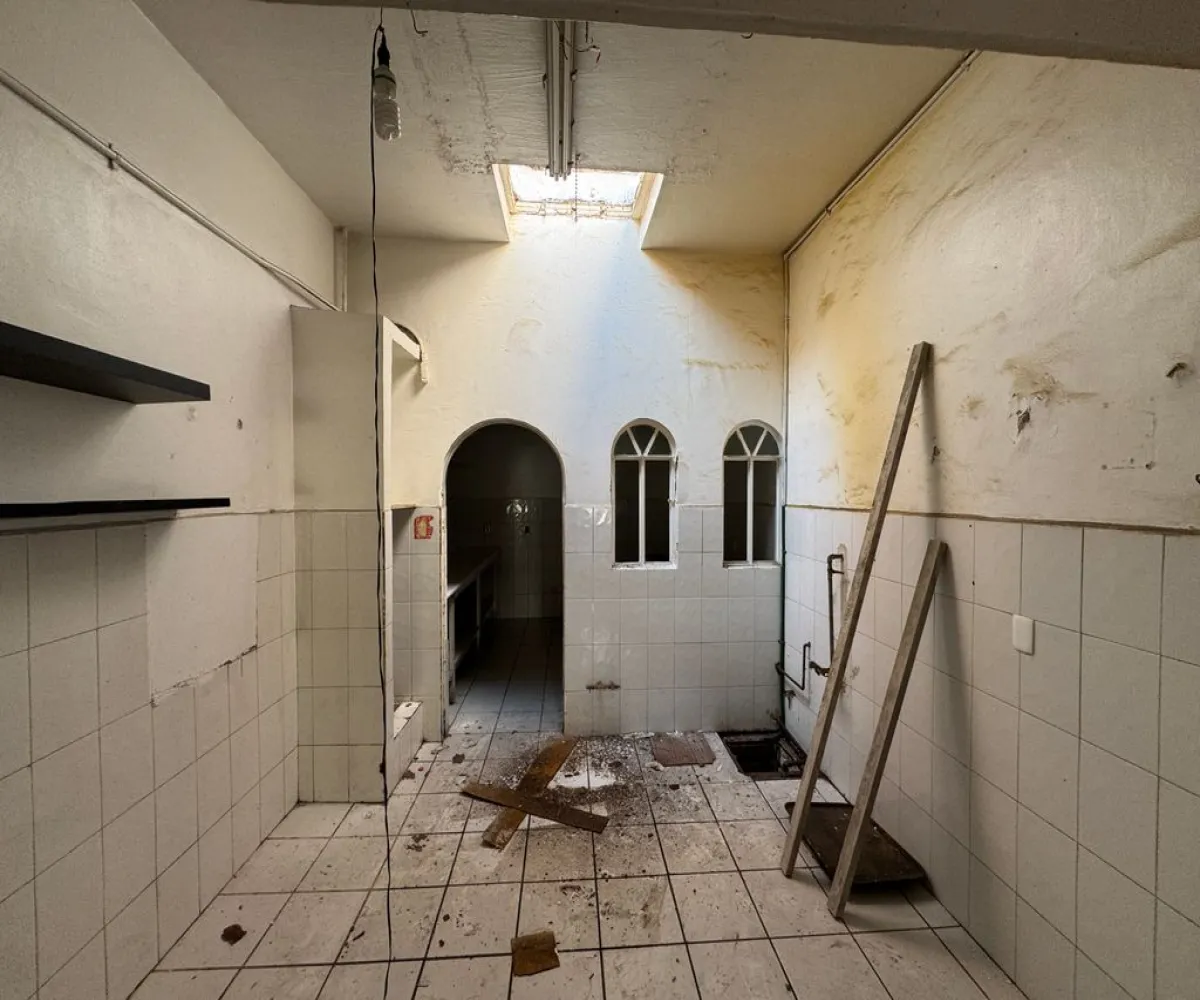 Local En Renta,Vallarta Universidad,Avenida Naciones Unidas 5485, Zapopan, Jalisco 45110,1 Baño,Avenida Naciones Unidas,1,porSOO4