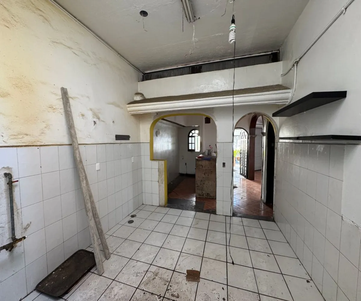 Local En Renta,Vallarta Universidad,Avenida Naciones Unidas 5485, Zapopan, Jalisco 45110,1 Baño,Avenida Naciones Unidas,1,porSOO4