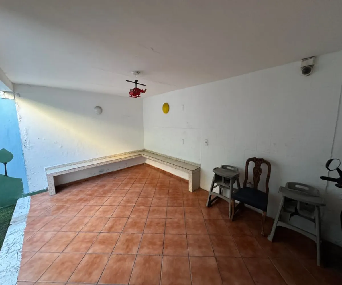 Local En Renta,Vallarta Universidad,Avenida Naciones Unidas 5485, Zapopan, Jalisco 45110,1 Baño,Avenida Naciones Unidas,1,porSOO4