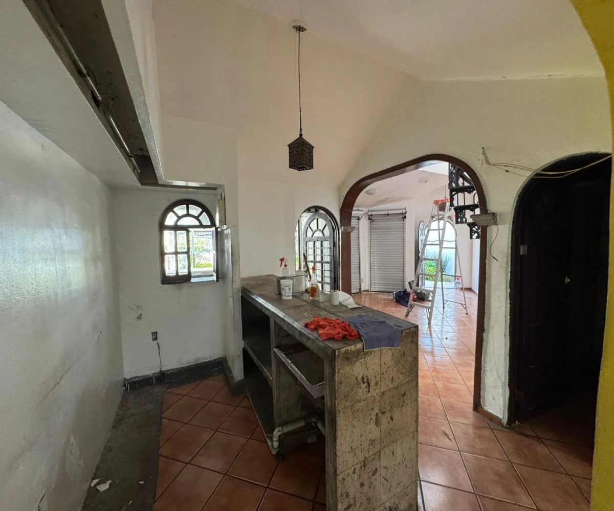 Local En Renta,Vallarta Universidad,Avenida Naciones Unidas 5485, Zapopan, Jalisco 45110,1 Baño,Avenida Naciones Unidas,1,porSOO4