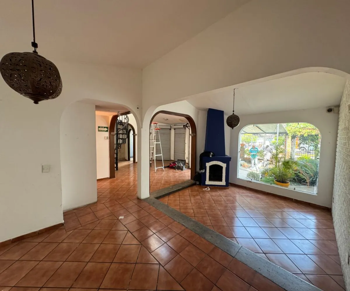 Local En Renta,Vallarta Universidad,Avenida Naciones Unidas 5485, Zapopan, Jalisco 45110,1 Baño,Avenida Naciones Unidas,1,porSOO4