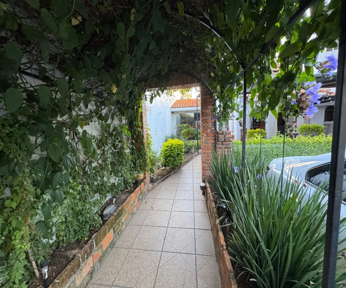 Local En Renta,Vallarta Universidad,Avenida Naciones Unidas 5485, Zapopan, Jalisco 45110,1 Baño,Avenida Naciones Unidas,1,porSOO4