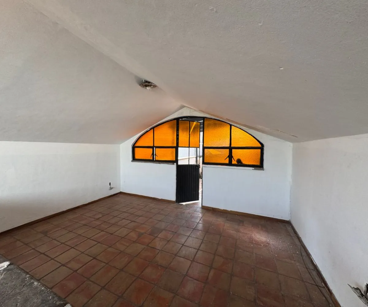 Local En Renta,Vallarta Universidad,Avenida Naciones Unidas 5485, Zapopan, Jalisco 45110,1 Baño,Avenida Naciones Unidas,1,porSOO4