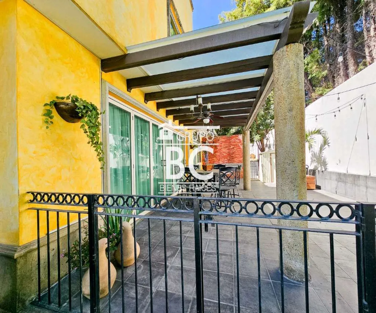 Casa En Venta,Sendero De Las Moras,Privada Amanecer 70 225, Tlajomulco de Zúñiga, Jalisco 45640, 4 Habitaciones,3 Baños,Privada Amanecer ,2,phfQsxC