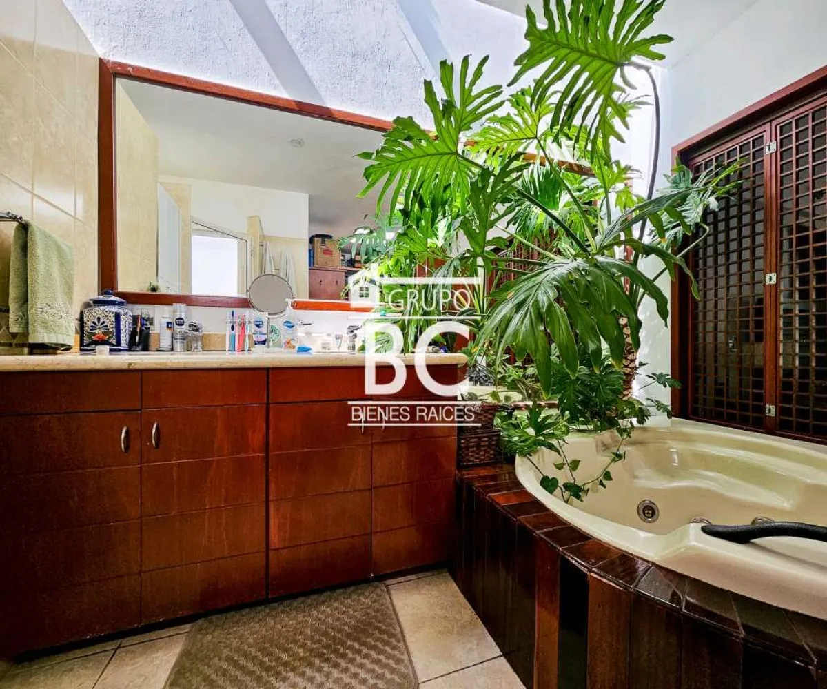 Casa En Venta,Sendero De Las Moras,Privada Amanecer 70 225, Tlajomulco de Zúñiga, Jalisco 45640, 4 Habitaciones,3 Baños,Privada Amanecer ,2,phfQsxC