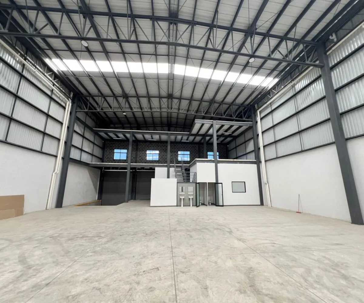 Bodega En Renta,La Piedrera ,Calle Periferico Sur S/N, San Pedro Tlaquepaque, Jalisco 45580,6 Baños,Calle Periferico Sur,1,peHO0OD