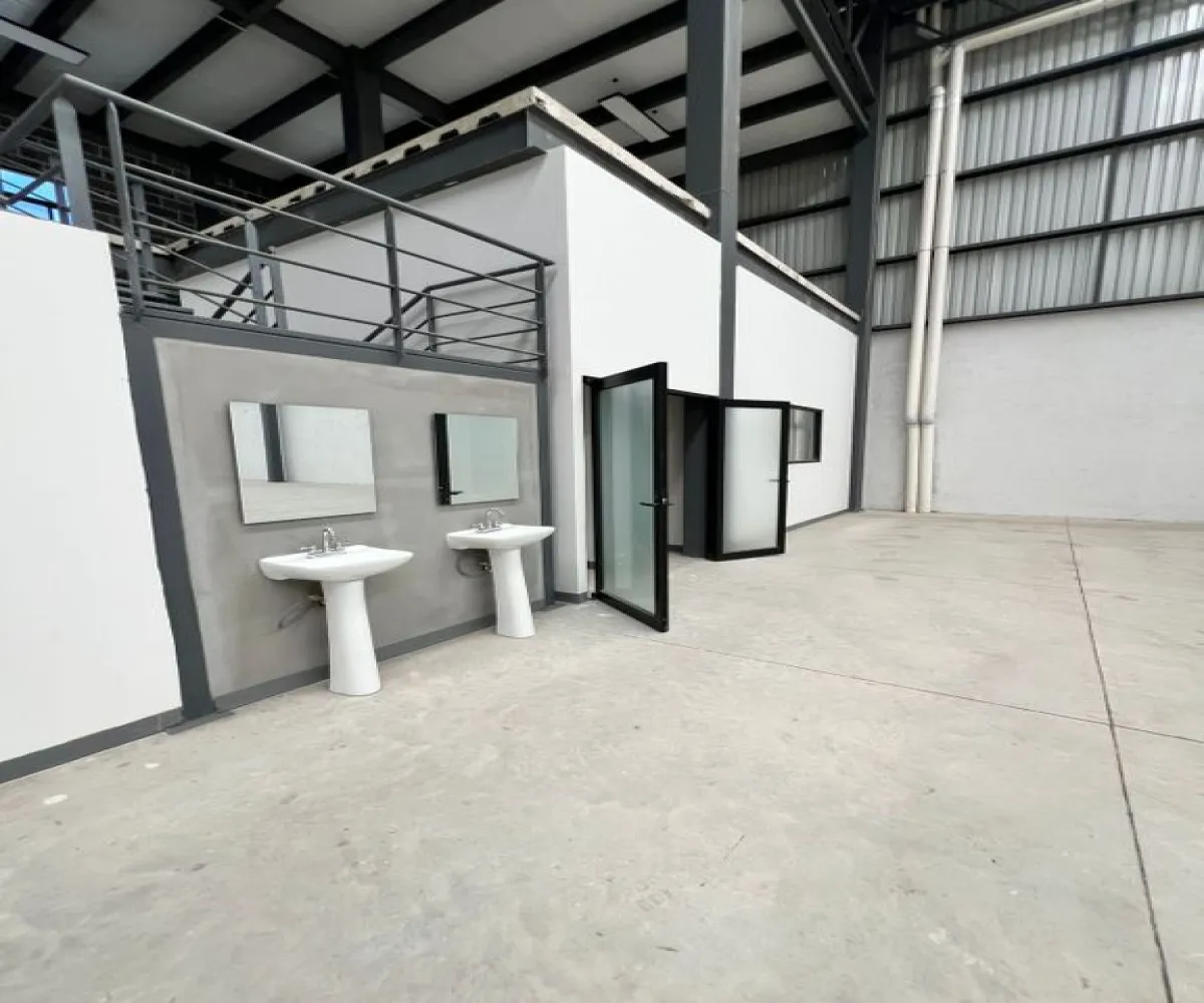 Bodega En Renta,La Piedrera ,Calle Periferico Sur S/N, San Pedro Tlaquepaque, Jalisco 45580,6 Baños,Calle Periferico Sur,1,peHO0OD