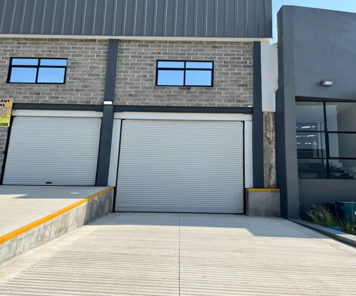 Bodega En Renta,La Piedrera ,Calle Periferico Sur S/N, San Pedro Tlaquepaque, Jalisco 45580,6 Baños,Calle Periferico Sur,1,peHO0OD