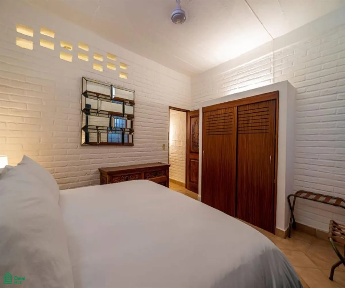 Casa En Venta,Altavista,Insurgentes 459, Puerto Vallarta, Jalisco 48380, 4 Habitaciones,4 Baños,Insurgentes,3,MX251041569