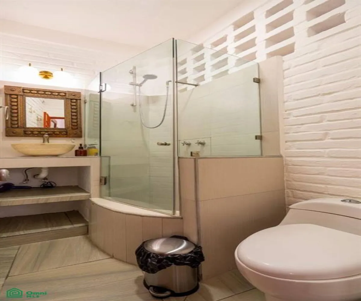 Casa En Venta,Altavista,Insurgentes 459, Puerto Vallarta, Jalisco 48380, 4 Habitaciones,4 Baños,Insurgentes,3,MX251041569