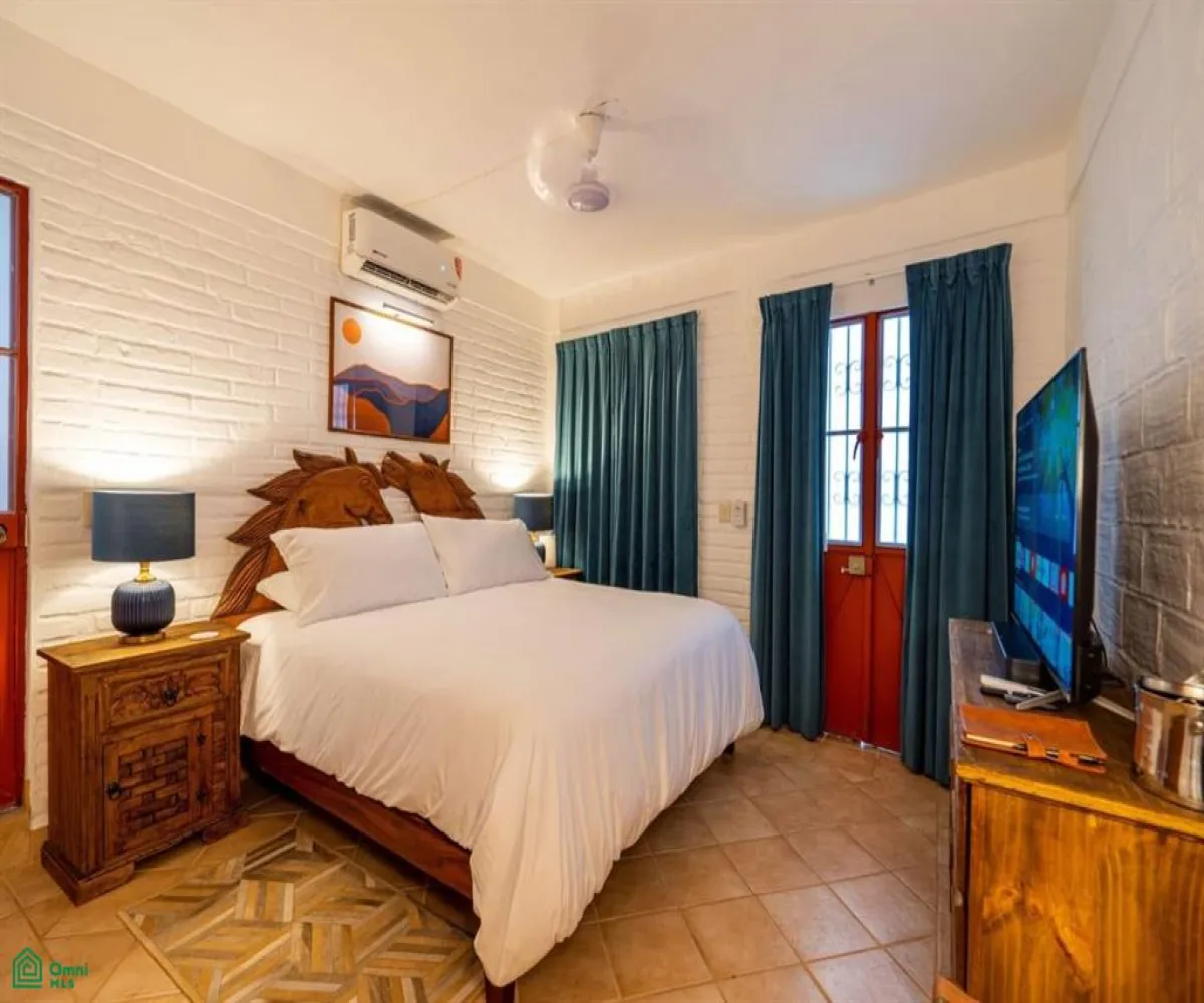 Casa En Venta,Altavista,Insurgentes 459, Puerto Vallarta, Jalisco 48380, 4 Habitaciones,4 Baños,Insurgentes,3,MX251041569