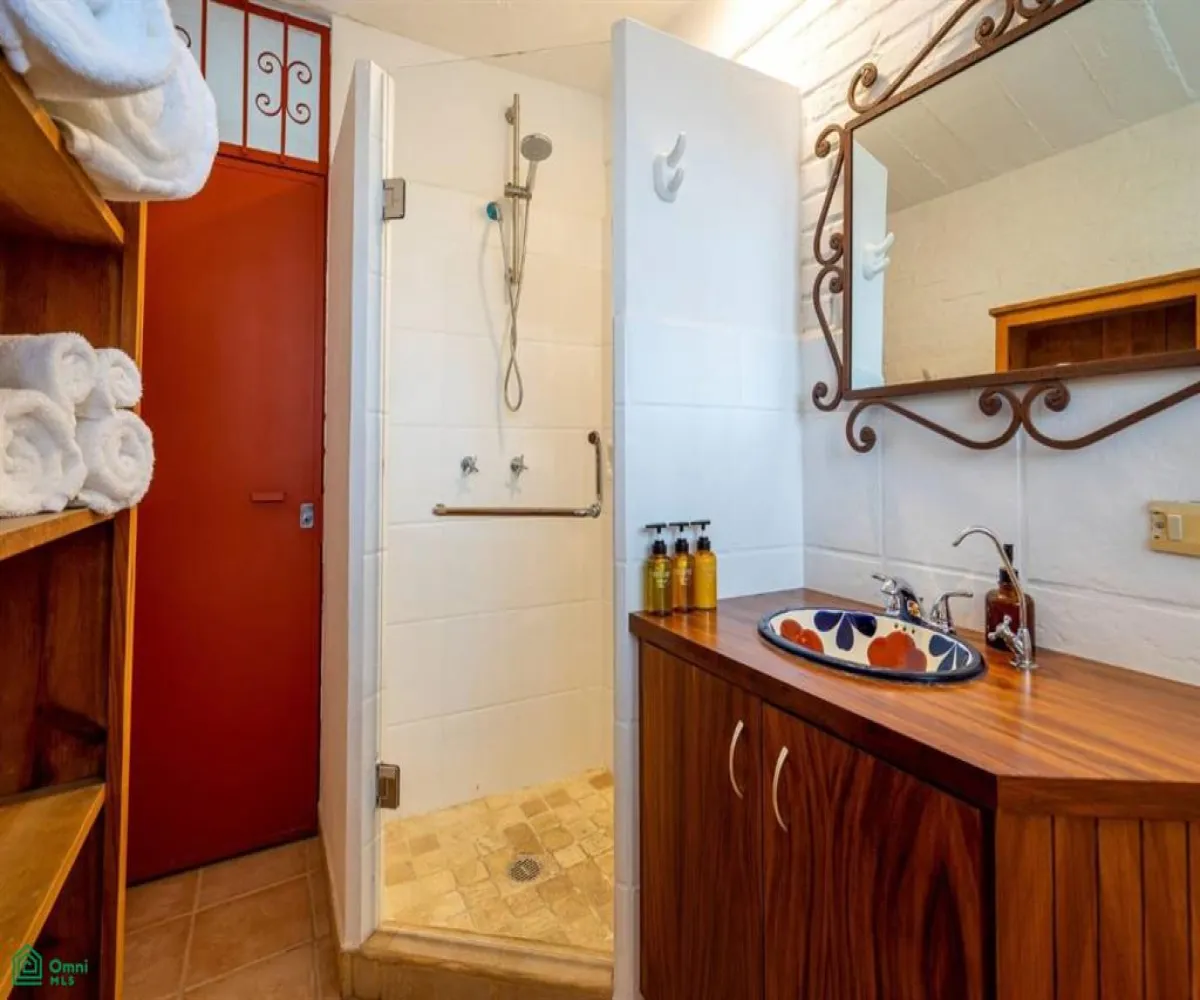 Casa En Venta,Altavista,Insurgentes 459, Puerto Vallarta, Jalisco 48380, 4 Habitaciones,4 Baños,Insurgentes,3,MX251041569