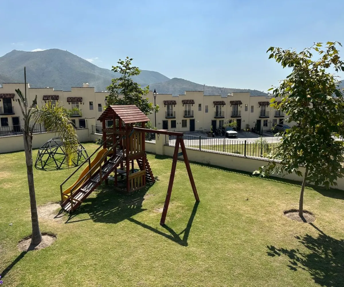 Casa En Venta,Boulevard Del Centro S/N Miguel 256, Tlajomulco de Zúñiga, Jalisco 45650, 3 Habitaciones,2 Baños,Boulevard Del Centro,2,pteOEXW