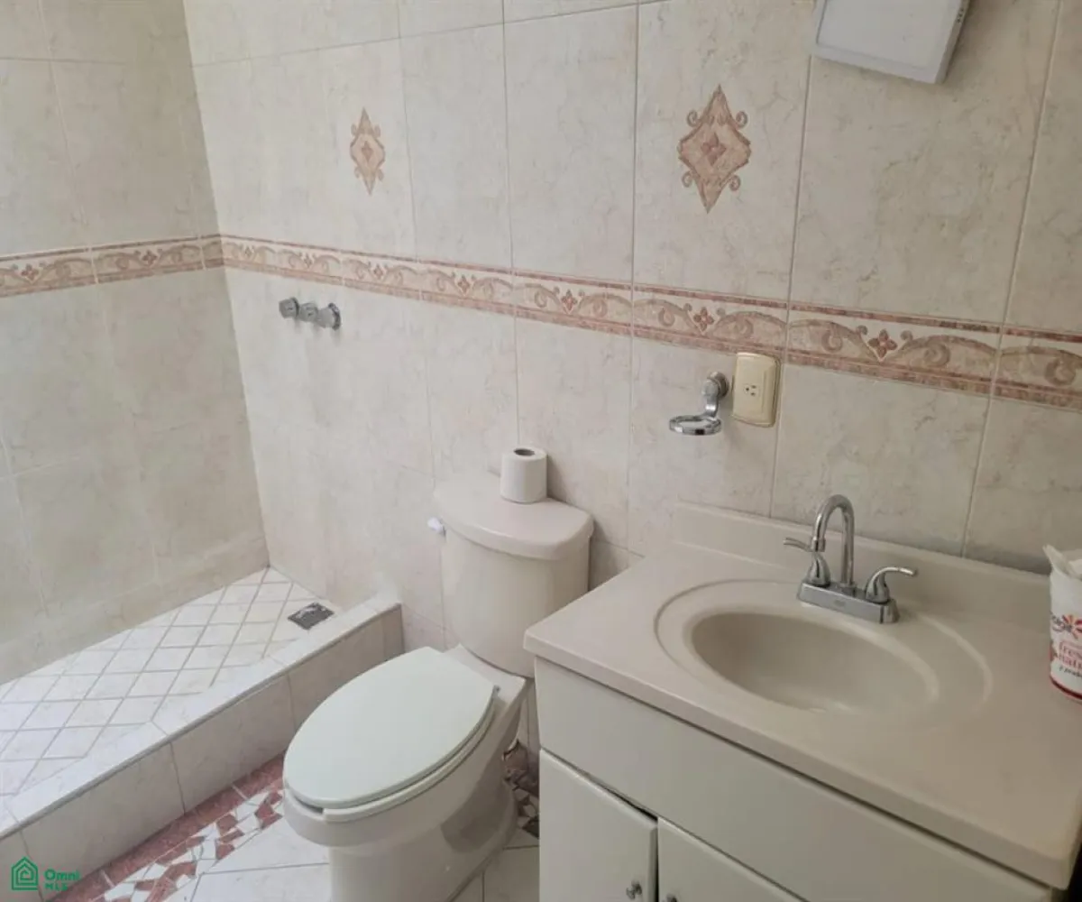 Casa En Venta,Tabachines,Paseo de los Tejocotes ., Zapopan, Jalisco 45188, 7 Habitaciones,4 Baños,Paseo de los Tejocotes,3,MX251042105