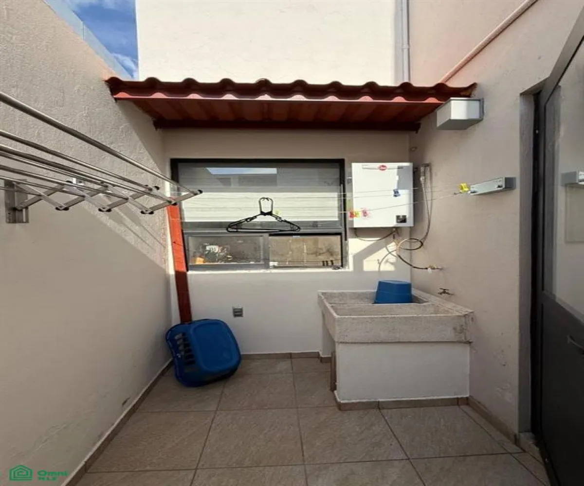 Casa En Venta,Valle Real,Cam. Real a Zapopan, San Juan de Ocotán, 45019 50, Zapopan, Jalisco 45019, 3 Habitaciones,3 Baños,Cam. Real a Zapopan, San Juan de Ocotán, 45019,3,MX251042229