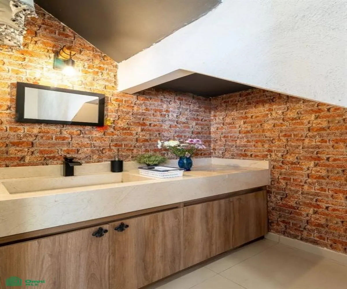 Casa En Venta,De las Juntas Delegación,Joaquin Amaro 520, Puerto Vallarta, Jalisco 48291, 3 Habitaciones,2 Baños,Joaquin Amaro,MX251042381