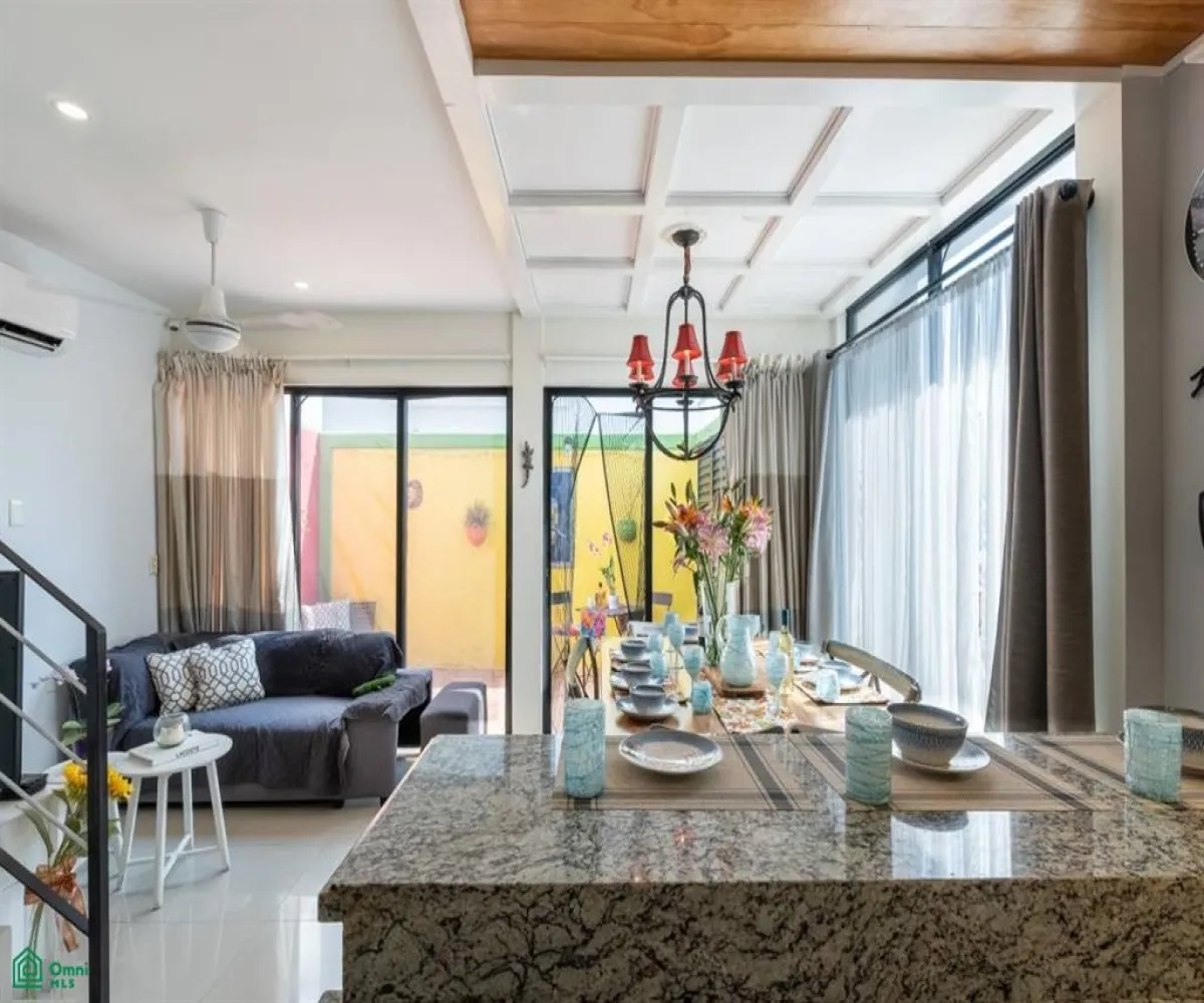 Casa En Venta,De las Juntas Delegación,Joaquin Amaro 520, Puerto Vallarta, Jalisco 48291, 3 Habitaciones,2 Baños,Joaquin Amaro,MX251042381