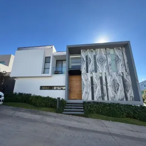 Casa En Venta,Puerta del Bosque,Avenida Universidad 185, Zapopan, Jalisco 45110, 4 Habitaciones,5 Baños,Avenida Universidad,1,p3TQfea