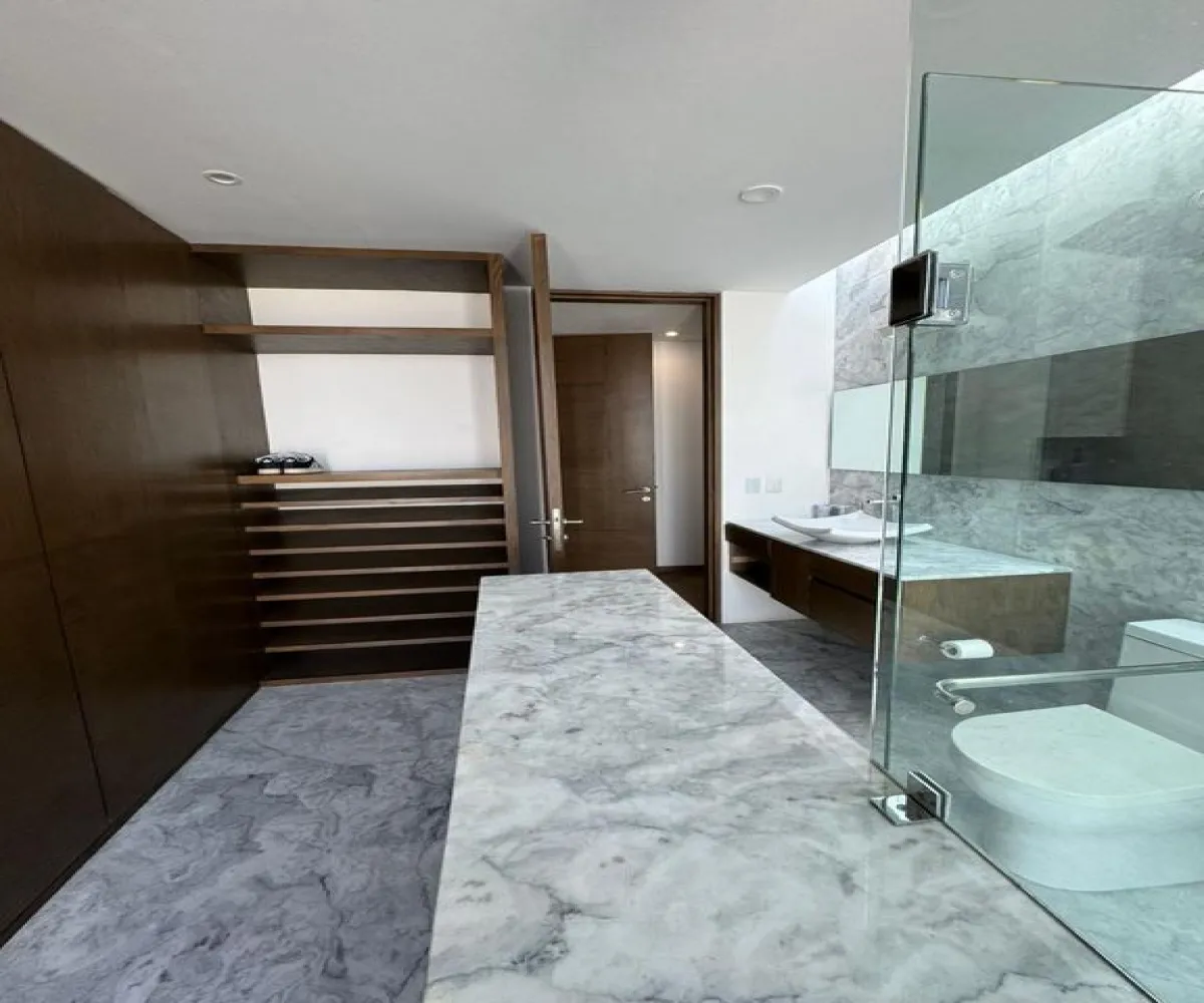 Casa En Venta,Puerta del Bosque,Avenida Universidad 185, Zapopan, Jalisco 45110, 4 Habitaciones,5 Baños,Avenida Universidad,1,p3TQfea