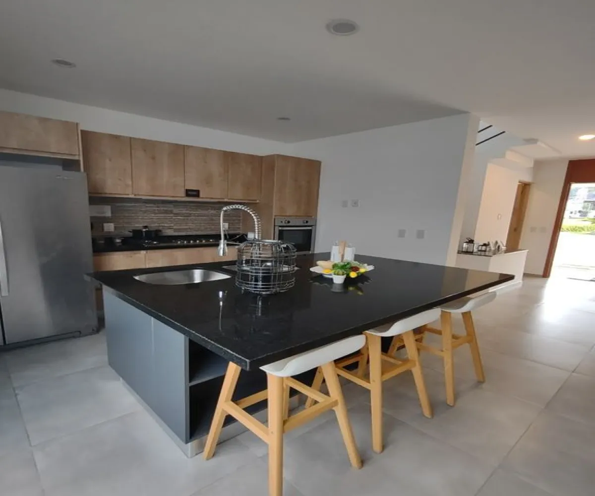 Casa En Venta,Calle Vicenza 100, Tlajomulco de Zúñiga, Jalisco 45645, 3 Habitaciones,2 Baños,Calle Vicenza,1,p2N3Ex2