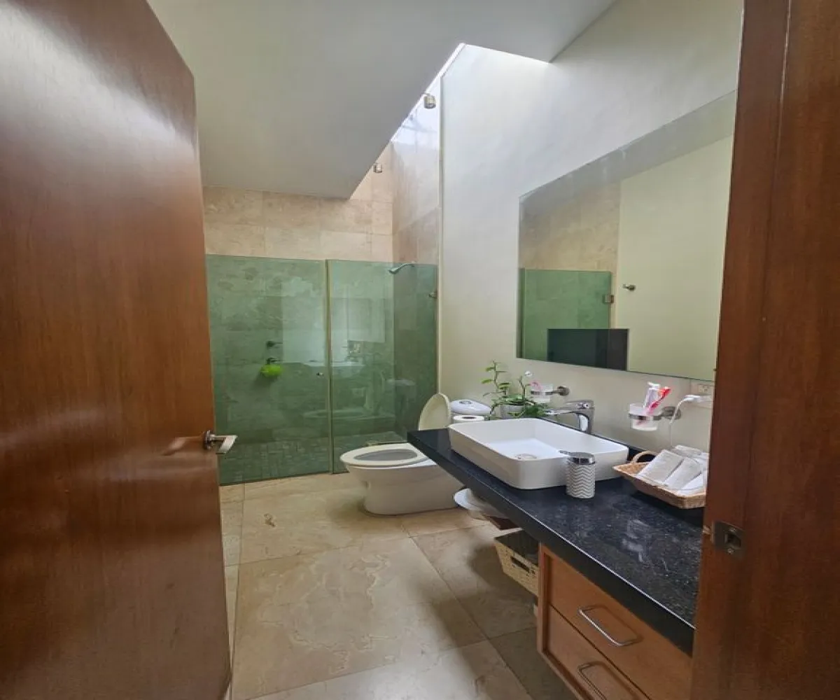 Casa En Venta,Las Cumbres,Paseo de los Virreyes 1250, Zapopan, Jalisco 45110, 4 Habitaciones,5 Baños,Paseo de los Virreyes,2,pXAKEJs