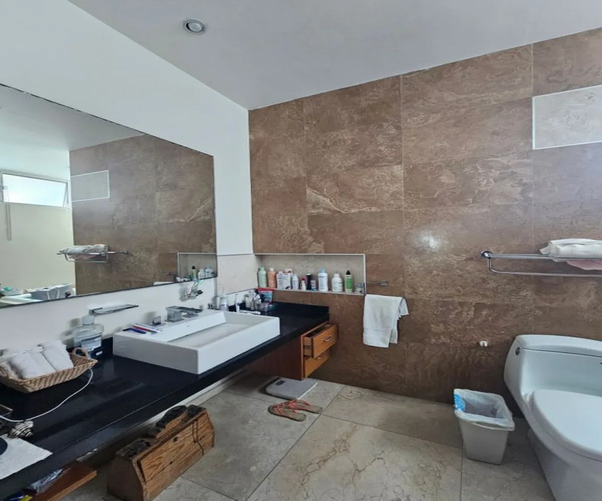 Casa En Venta,Las Cumbres,Paseo de los Virreyes 1250, Zapopan, Jalisco 45110, 4 Habitaciones,5 Baños,Paseo de los Virreyes,2,pXAKEJs