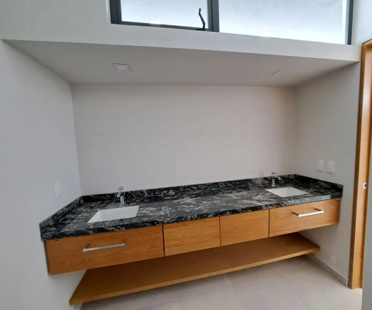 Casa En Venta,Los Gavilanes,Calle Logroño 793, Tlajomulco de Zúñiga, Jalisco 45645, 3 Habitaciones,3 Baños,Calle Logroño,1,p7uFiaF