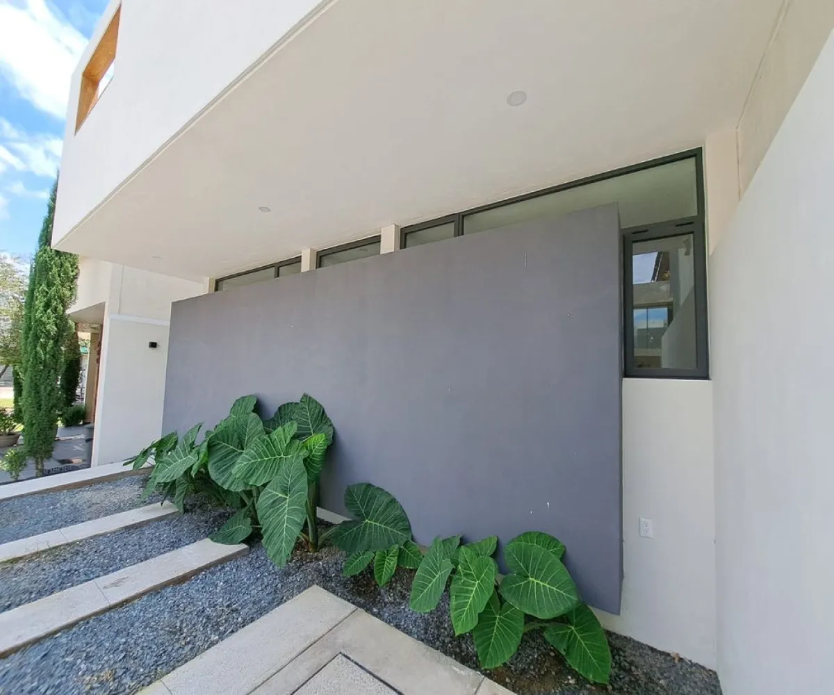 Casa En Venta,Los Gavilanes,Calle Logroño 793, Tlajomulco de Zúñiga, Jalisco 45645, 3 Habitaciones,3 Baños,Calle Logroño,1,p7uFiaF