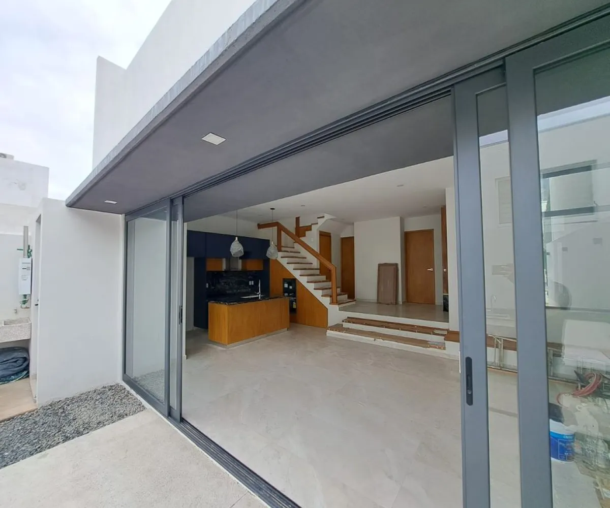 Casa En Venta,Los Gavilanes,Calle Logroño 793, Tlajomulco de Zúñiga, Jalisco 45645, 3 Habitaciones,3 Baños,Calle Logroño,1,p7uFiaF