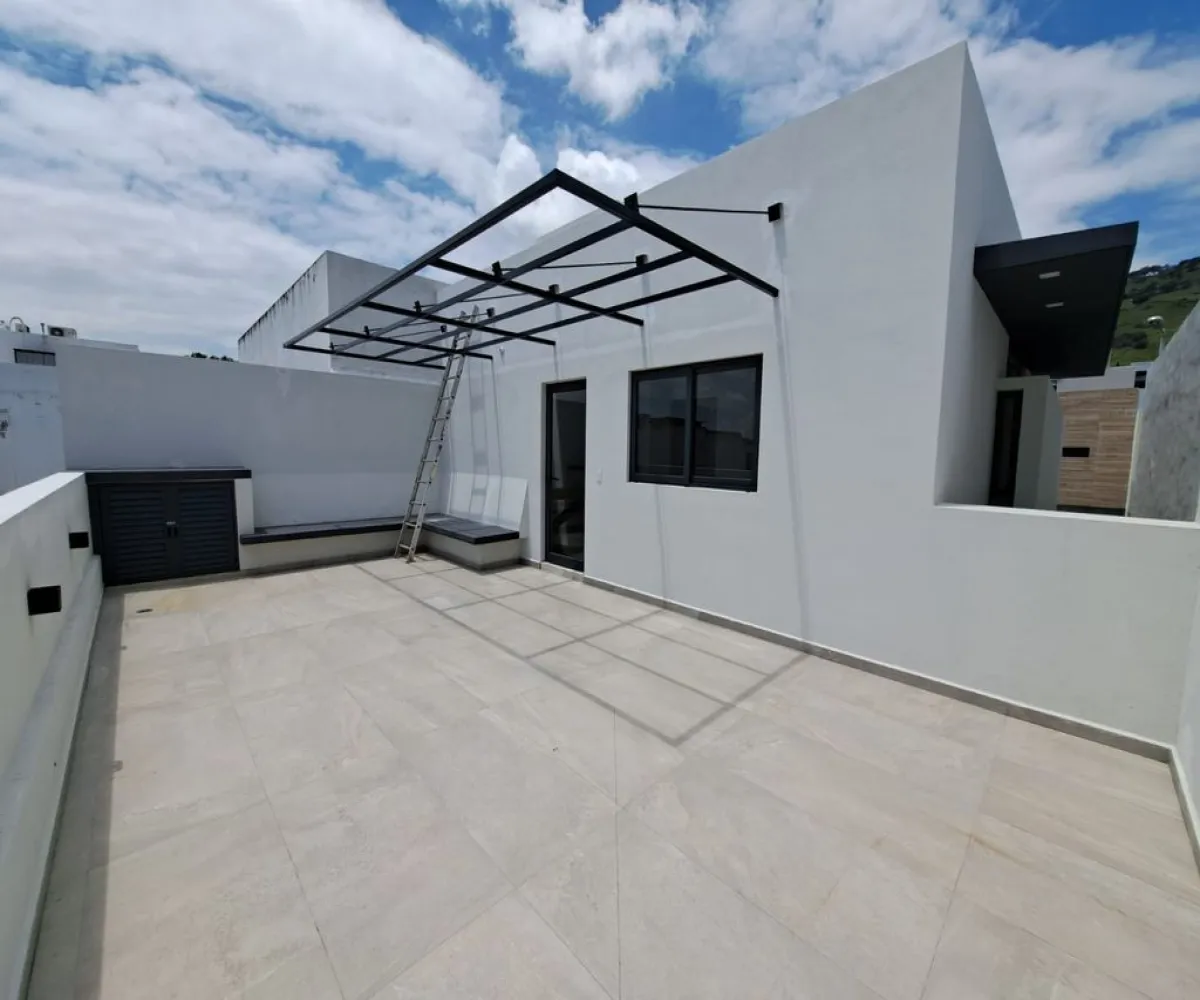 Casa En Venta,Los Gavilanes,Calle Logroño 793, Tlajomulco de Zúñiga, Jalisco 45645, 3 Habitaciones,3 Baños,Calle Logroño,1,p7uFiaF