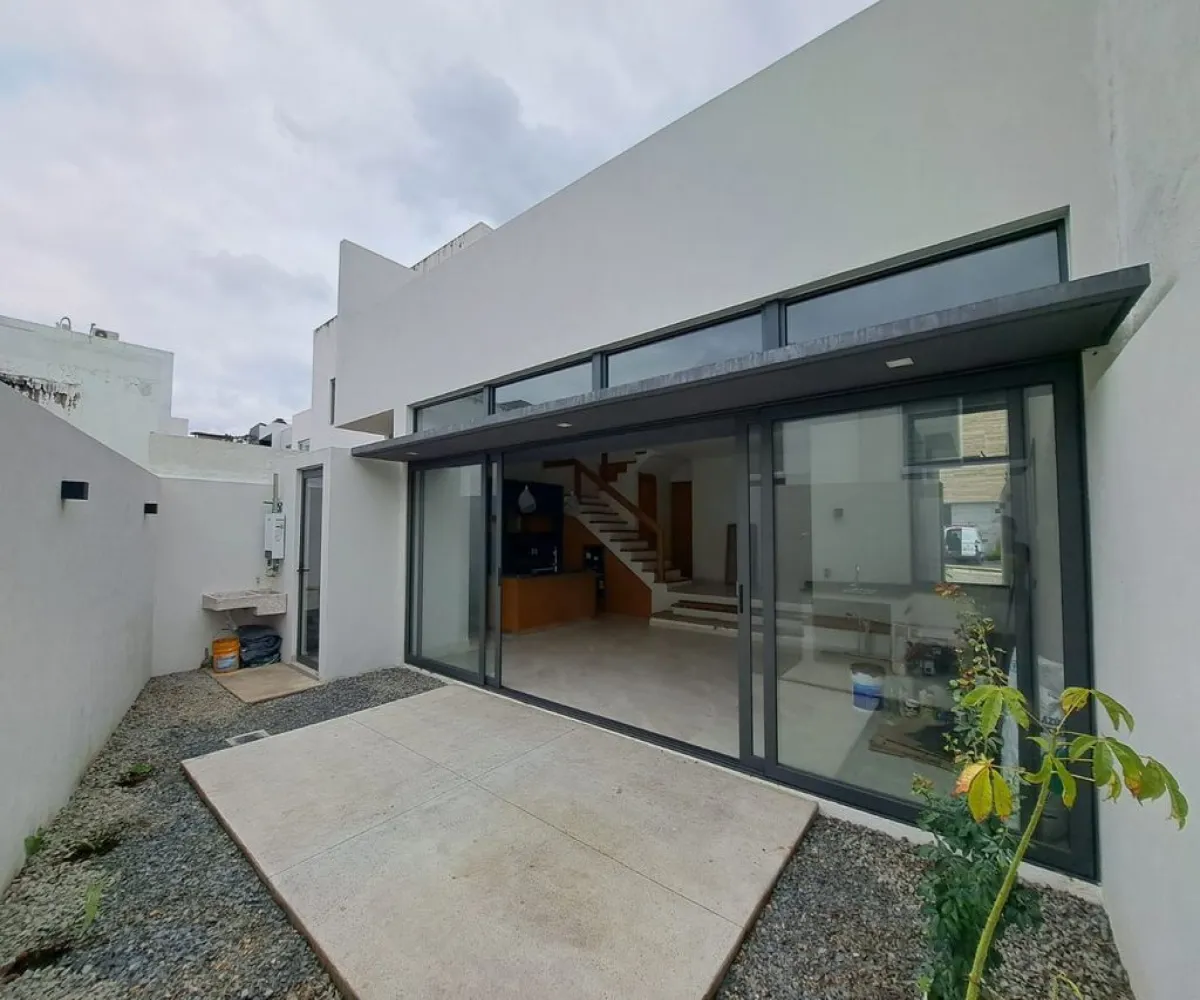 Casa En Venta,Los Gavilanes,Calle Logroño 793, Tlajomulco de Zúñiga, Jalisco 45645, 3 Habitaciones,3 Baños,Calle Logroño,1,p7uFiaF