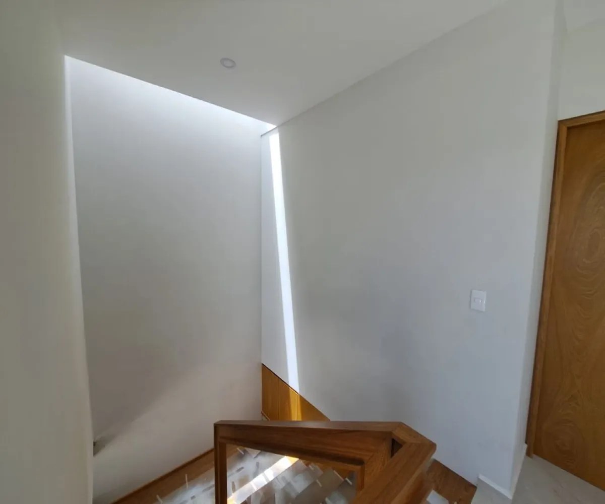 Casa En Venta,Los Gavilanes,Calle Logroño 793, Tlajomulco de Zúñiga, Jalisco 45645, 3 Habitaciones,3 Baños,Calle Logroño,1,p7uFiaF