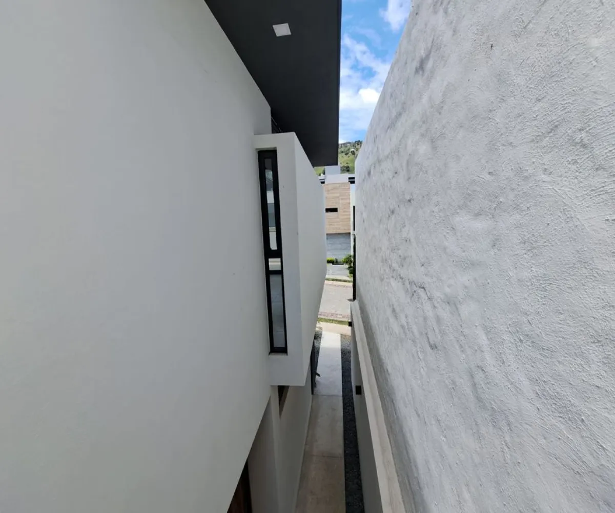 Casa En Venta,Los Gavilanes,Calle Logroño 793, Tlajomulco de Zúñiga, Jalisco 45645, 3 Habitaciones,3 Baños,Calle Logroño,1,p7uFiaF