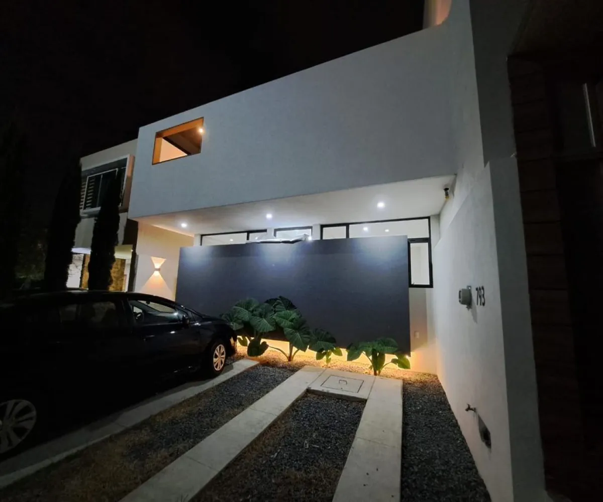 Casa En Venta,Los Gavilanes,Calle Logroño 793, Tlajomulco de Zúñiga, Jalisco 45645, 3 Habitaciones,3 Baños,Calle Logroño,1,p7uFiaF