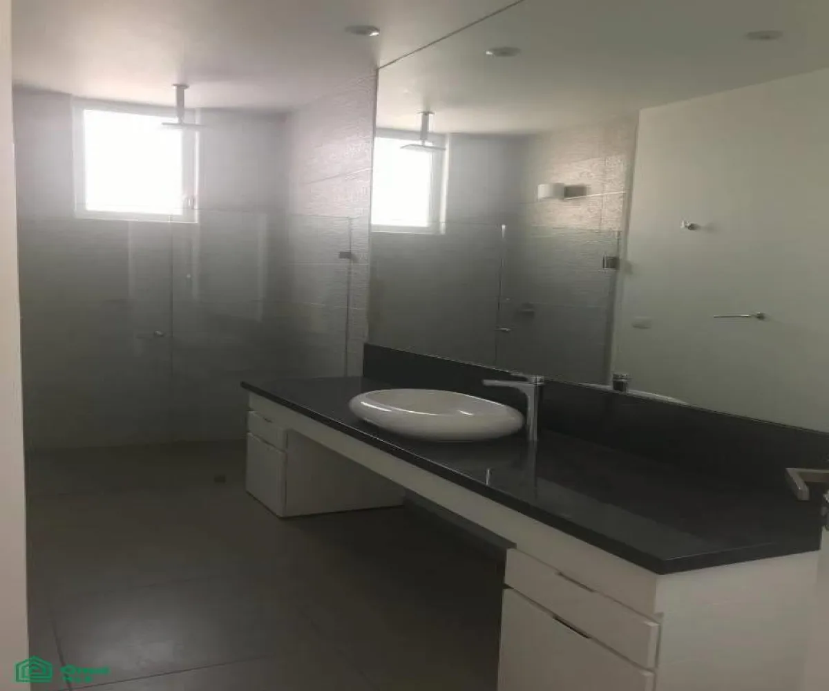 Casa En Renta,La Rioja,Ollauri 285, Tlajomulco de Zuniga, Jalisco 45640, 3 Habitaciones,3 Baños,Ollauri,2,MX251042541